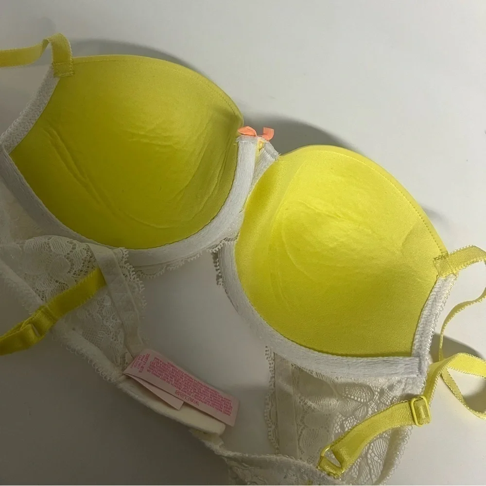 Victoria’s Secret Dream Angels Lace Rhinestone Bra 32D